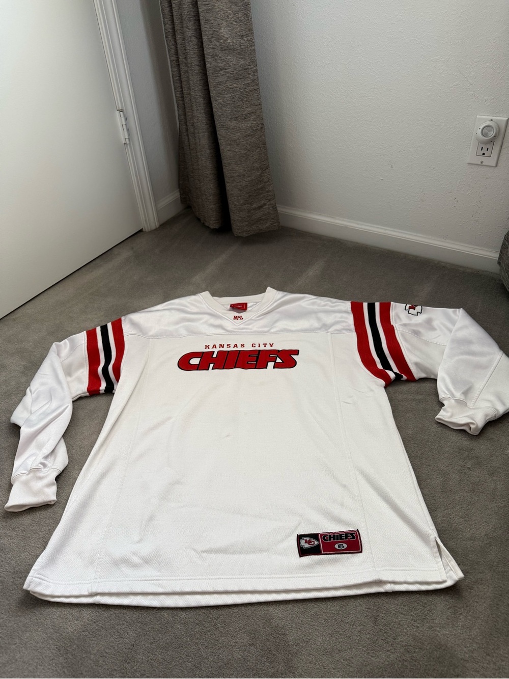NFL White V-Neck Men’s Chiefs Jersey Shirt